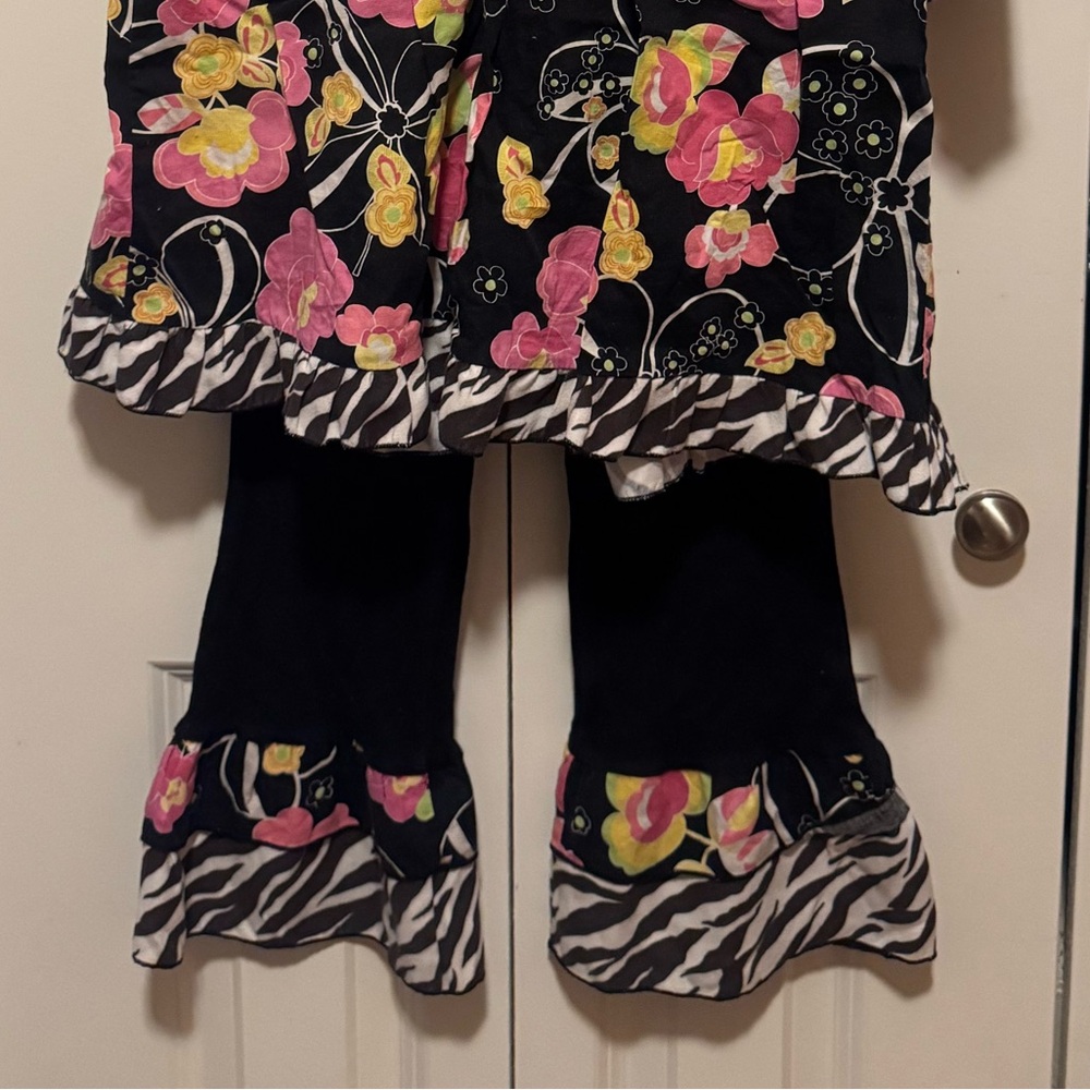Ann Loren Girls Black Floral Ruffle Shirt & Leggings Set Zebra Ribbon - Picture 2 of 5